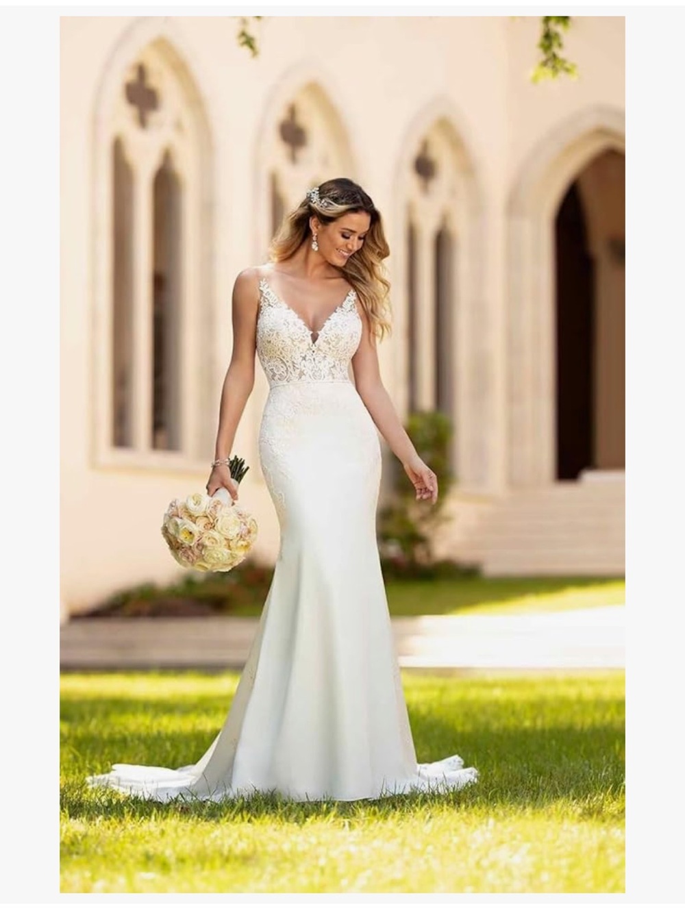 Elegant Ivory Lace Bodice Mermaid Wedding Dress